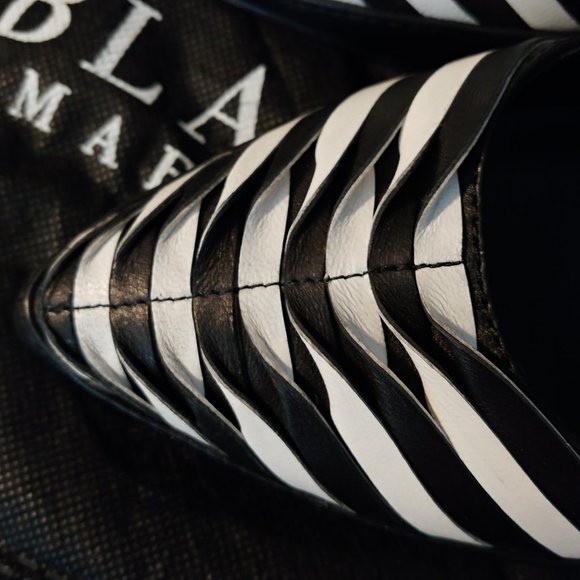 White House Black Market Scarlett Black and White Pumps - Size 9 - Picture 10 of 14